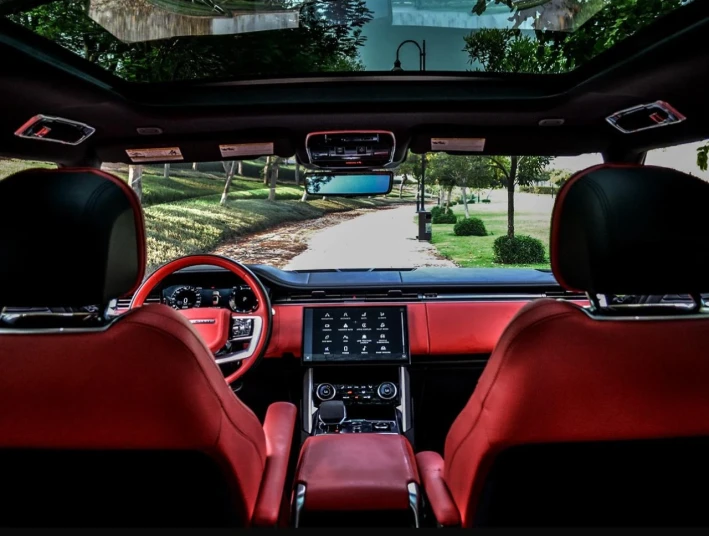 Land Rover Range Rover Vogue V8 RENTAL IN DUBAI - undefined